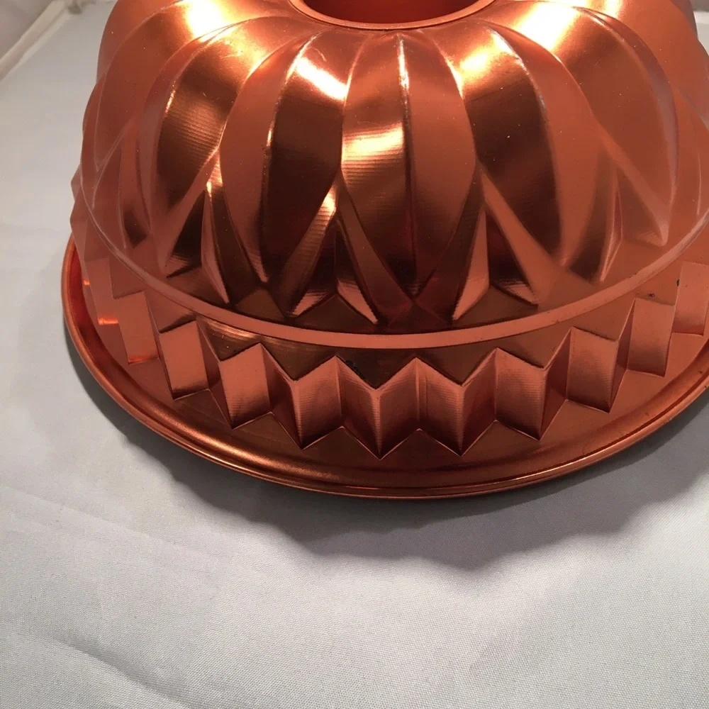 Vintage copper‎ jello or cake mold